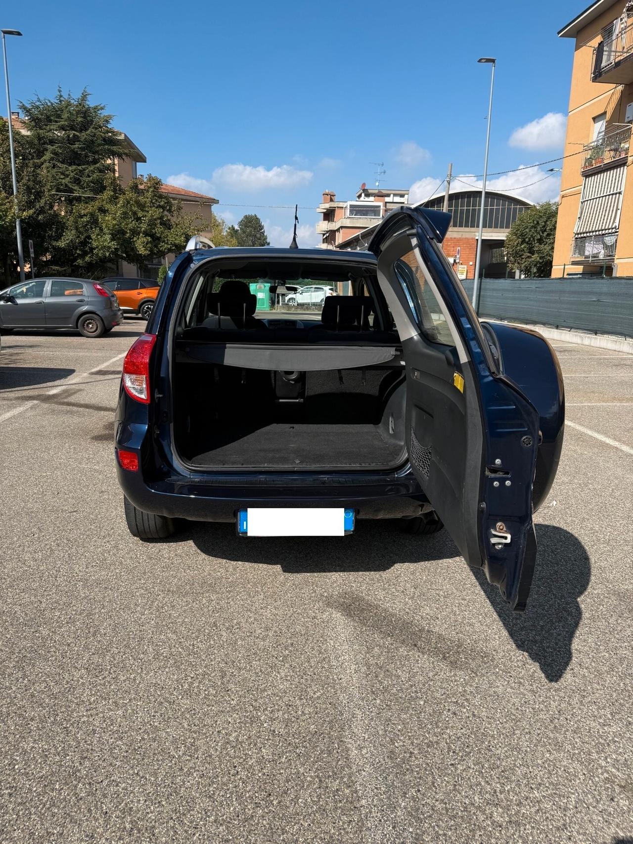 Toyota RAV 4 2.2 d-4d - 4x4 - BUONE CONDIZIONI -
