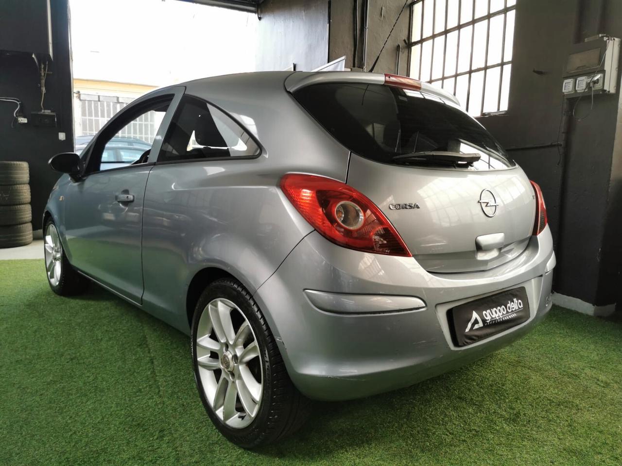 Opel Corsa 1.2 Sport NEOPATENTATI GARANZIA 12 MESI
