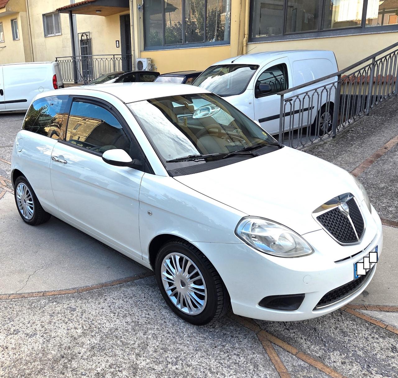 Lancia Ypsilon 1.2 BEN TENUTA km 123000 GARANZIA