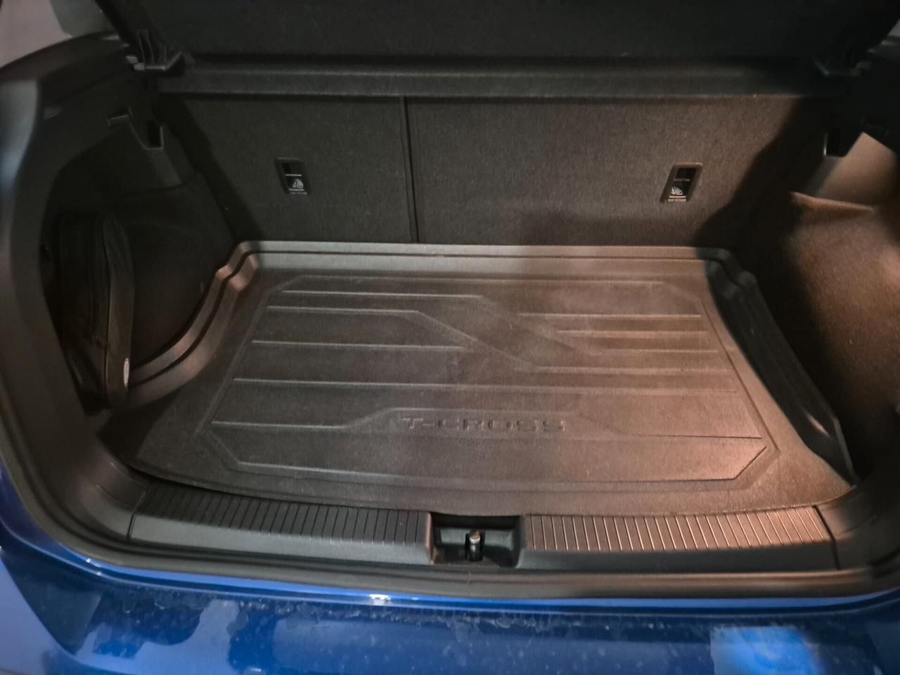 Volkswagen T-Cross 1.0 TSI R LINE