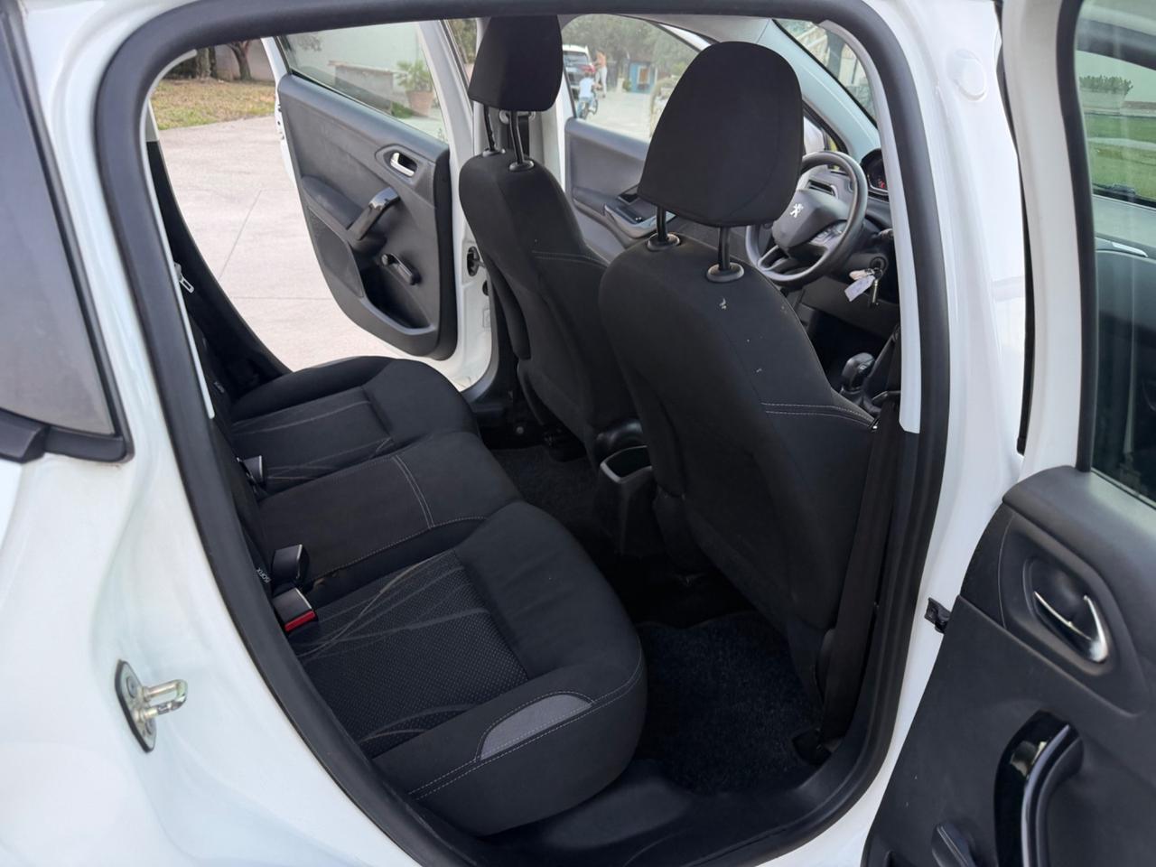 Peugeot 208 1.2 VTi 82 CV 5 porte Allure