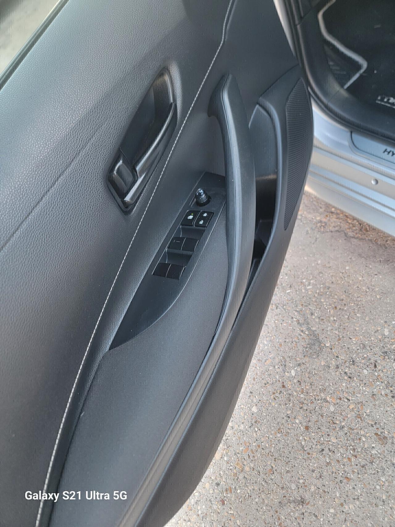 Toyota Corolla Touring 1.8 Hybrid GARANZIA