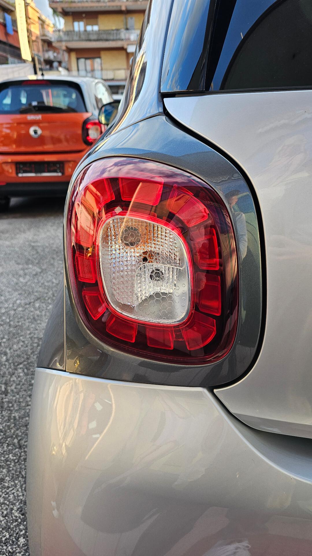 Smart ForFour 90 0.9 Turbo twinamic Passion UNIPRO NAV ANDROID TAGL UFF LED