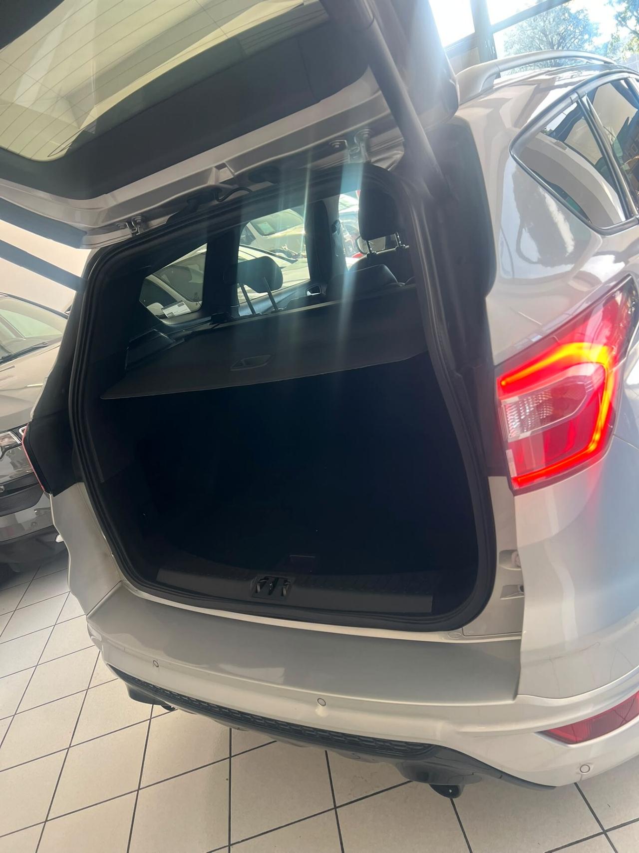 Ford Kuga 1.5 TDCI 120 CV S&S 2WD ST-Line