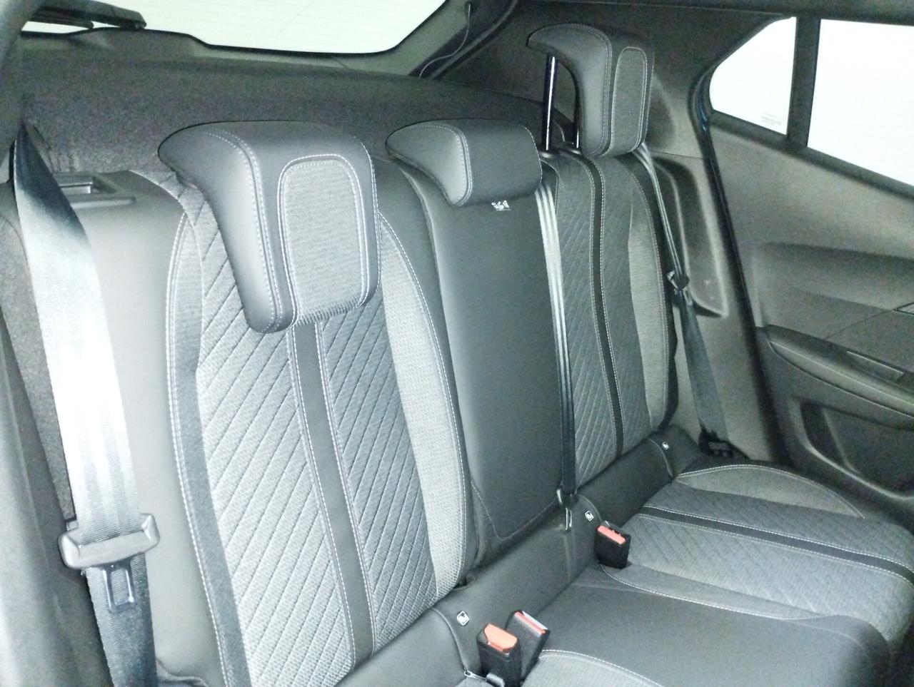 Peugeot 2008 PureTech 130 S&S EAT8 Allure