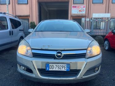 Opel Astra 1.6 16V Twinport 5 porte Cosmo
