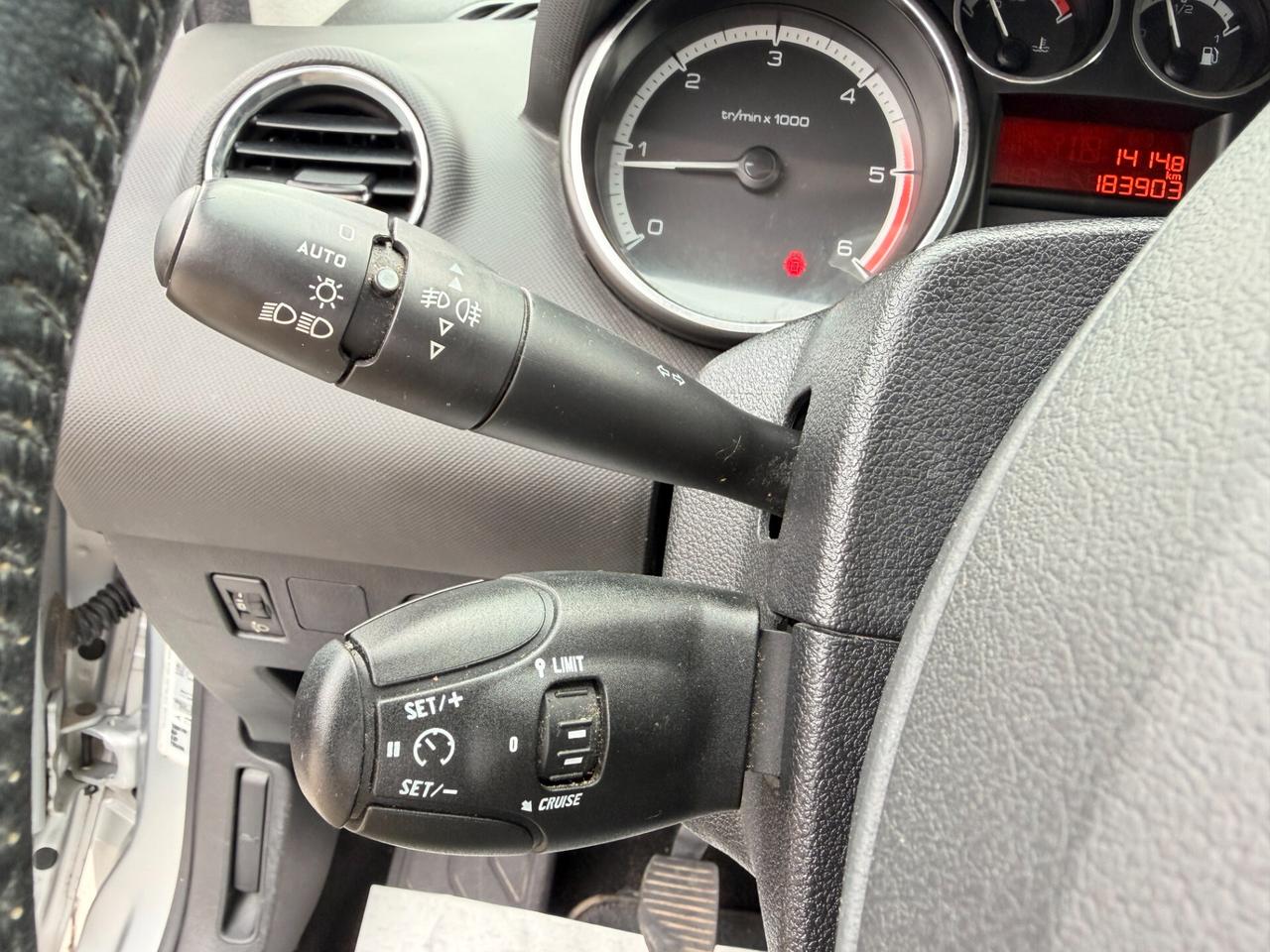 Peugeot 308 1.6 8V e-HDi 112CV Stop&Start 5p. Allure