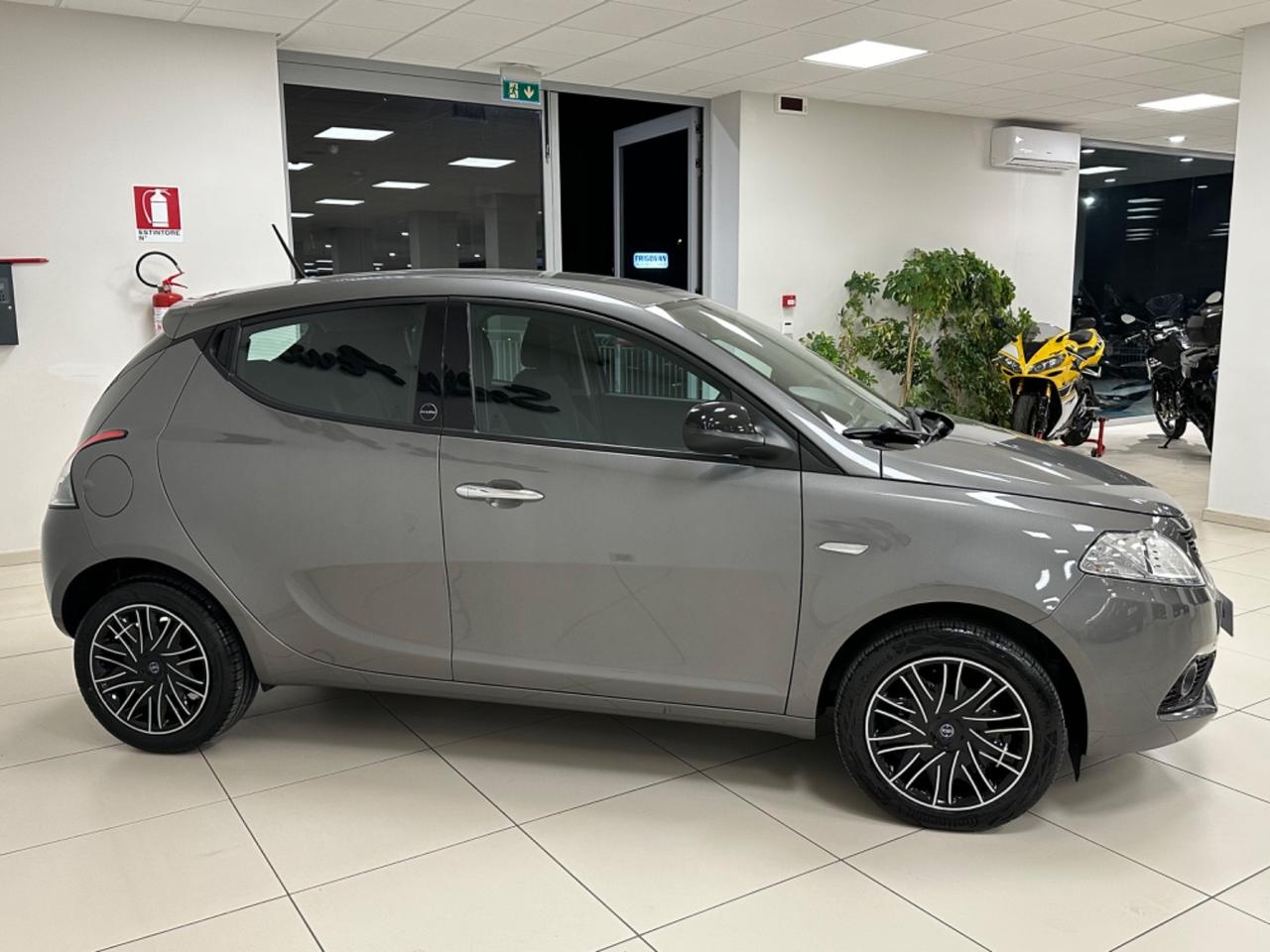 Lancia Ypsilon 1.0 Hybrid 70 Cv S&S Hybrid Gold 2020