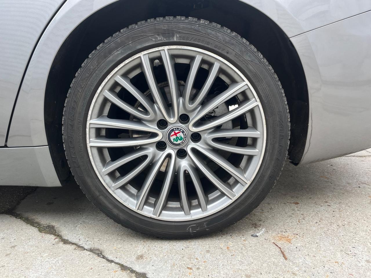 Alfa Romeo Giulia 2.2 Turbodiesel 180 CV AT8 Business Sport Launch Ed.