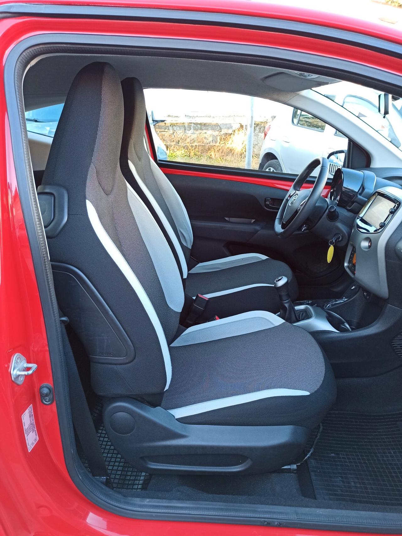 Toyota Aygo 1.0 VVT-i 69 CV 3 porte x-clusiv