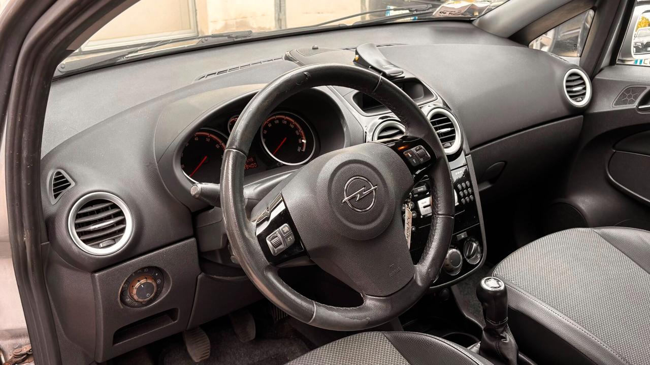 Opel Corsa 1.4 16V 5 porte Enjoy
