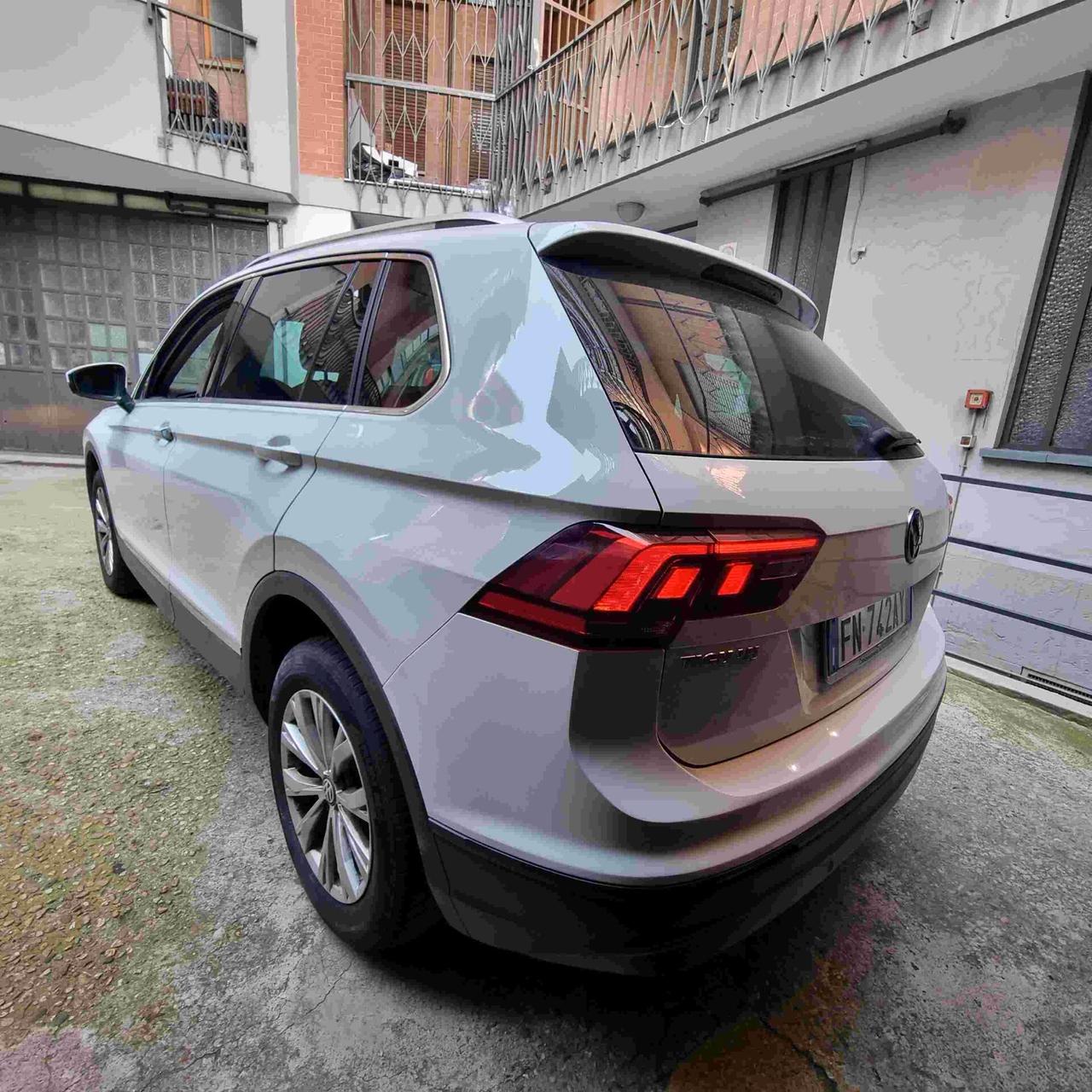 Volkswagen Tiguan 2.0 TDI SCR DSG 4MOTION Business BMT