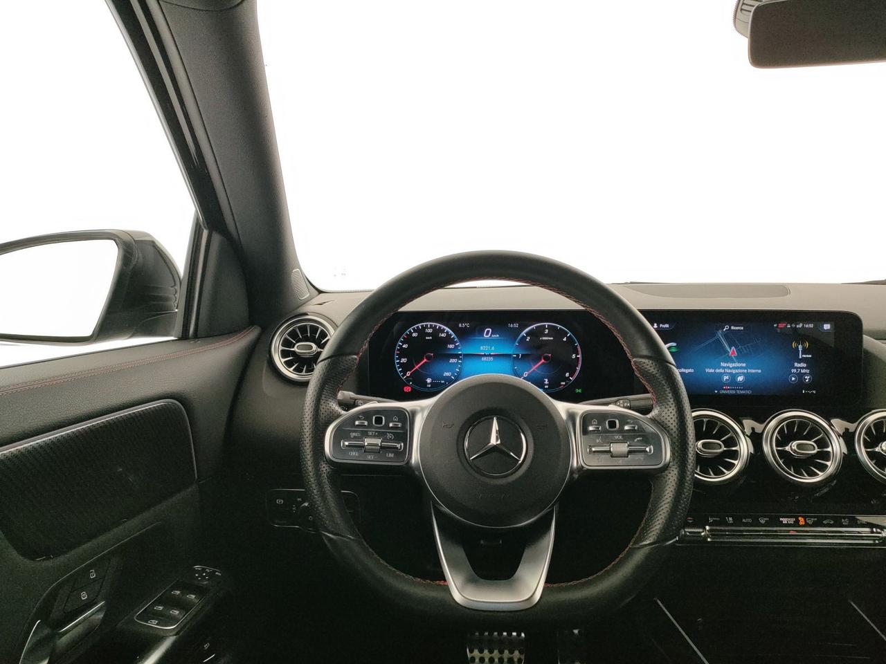 Mercedes-Benz GLA 200 d premium auto