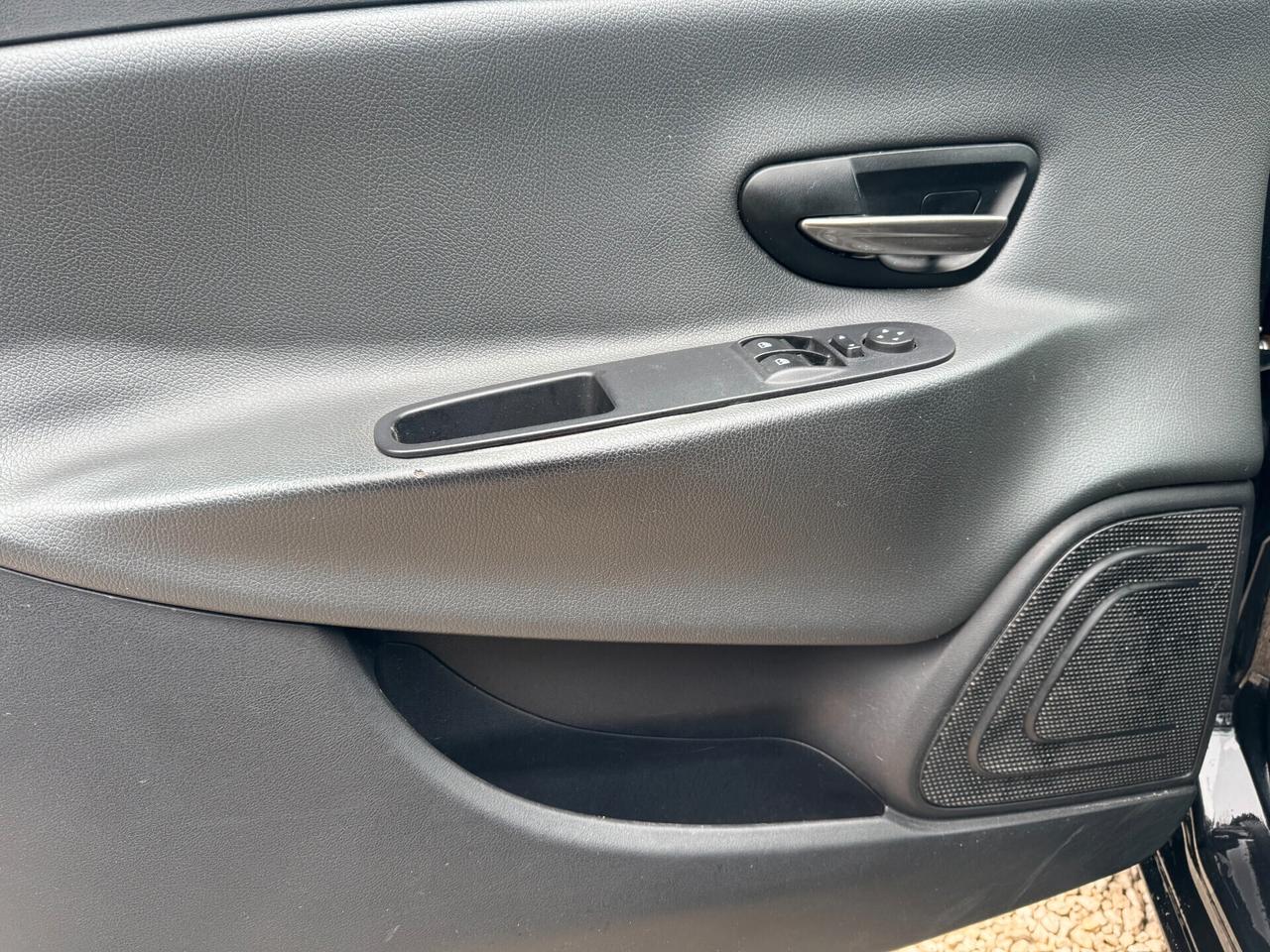 Lancia Ypsilon 0.9 TwinAir 85 CV 5 porte Metano Ecochic Gold 11/2015 1 prop. nord italia km certificati