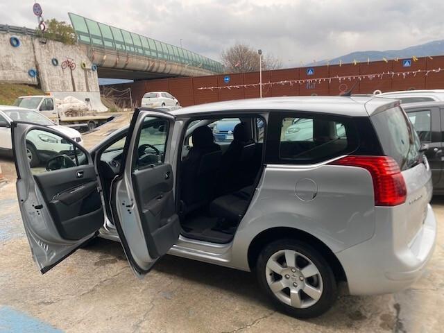 Peugeot 5008 1.6 HDi 112CV Family