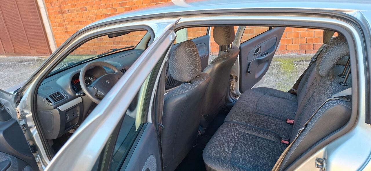 RENAULT CLIO 1.2 5 PORTE X NEOPATENTATI KM 120000