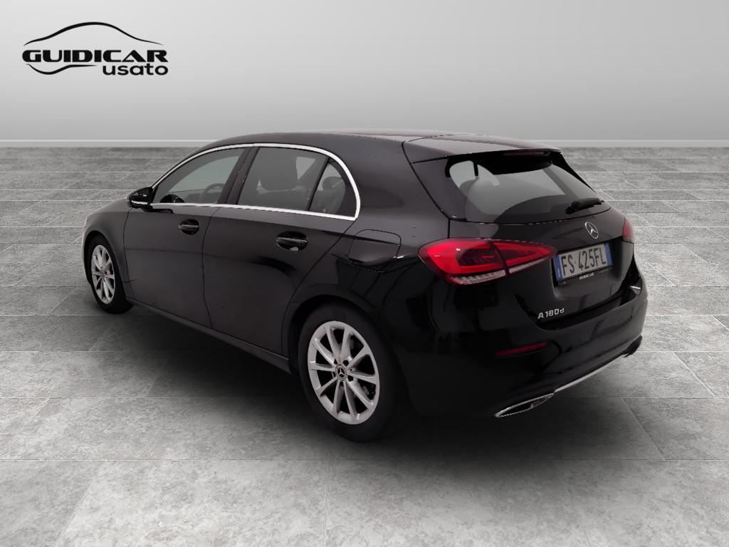 Mercedes-Benz Classe A - W177 2018 - A 180 d Sport auto