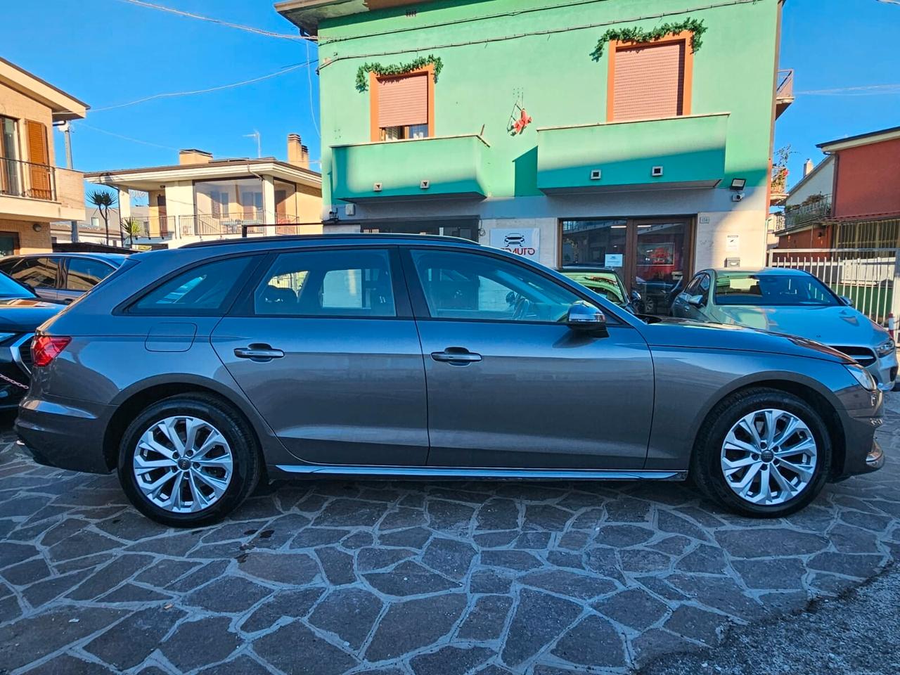Audi A4 Avant 30 TDI/136 CV S tronic Business S-Line edition