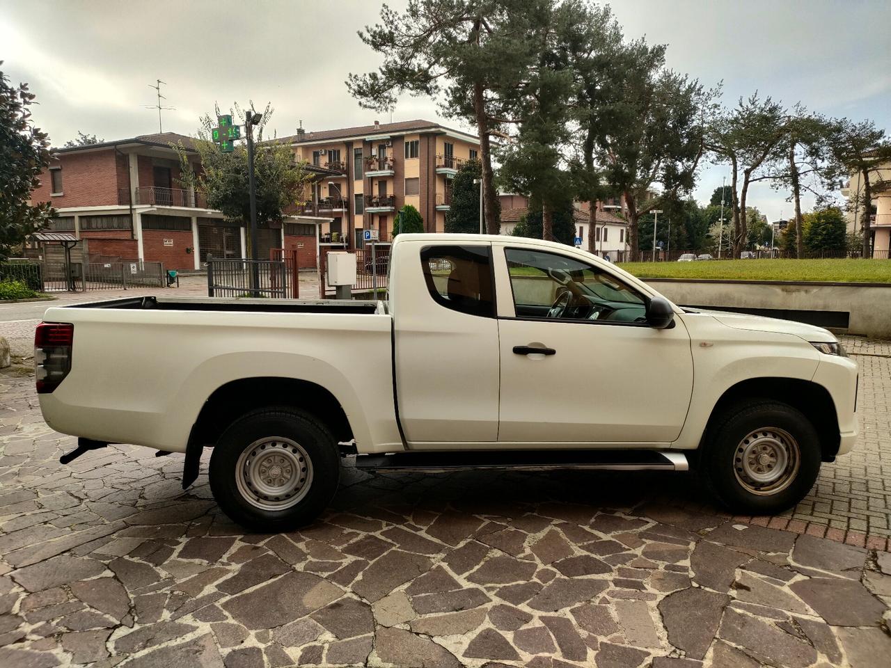 Mitsubishi L200 2.3 TD 4x4 Iva compresa