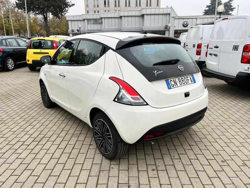 Lancia Ypsilon 1.0 FireFly 5 porte S&S Hybryd Gold