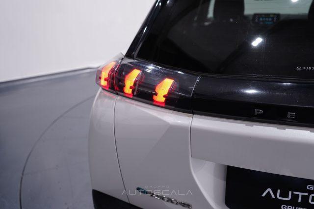 PEUGEOT 2008 motore elettrico 136cv Allure