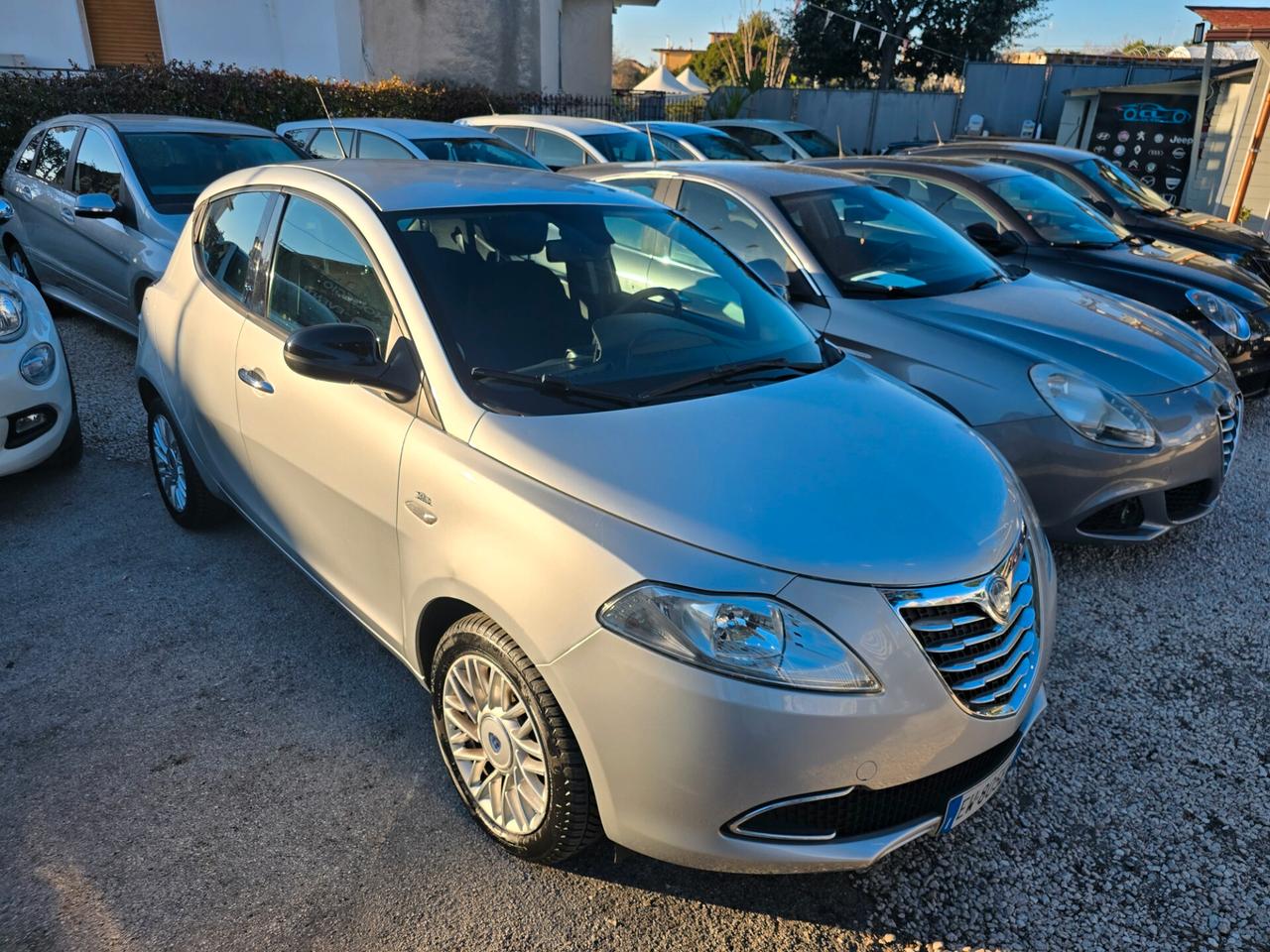 Lancia Ypsilon 1.2 69 CV 5 porte S&S Gold