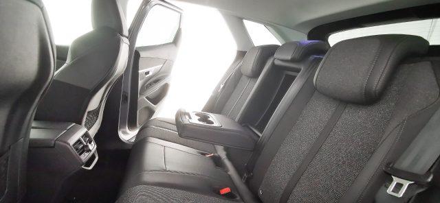PEUGEOT 3008 Hybrid 225 e-EAT8 Allure