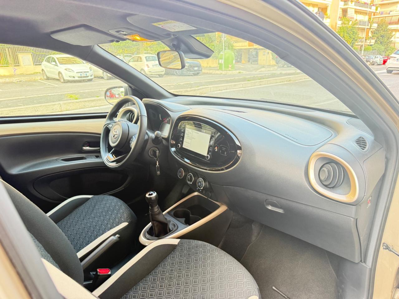 Toyota Aygo X 1.0 VVT-i 72 CV 5 porte Lounge Air S-CVT LED NAVI KAMERA CERCHI 16 PDC BLUETOOTH