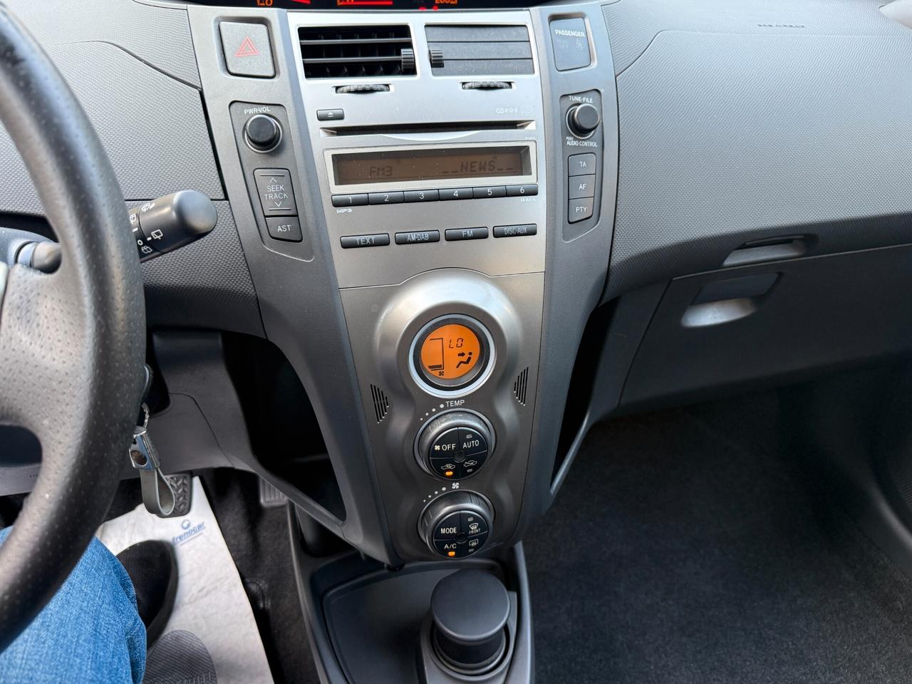Toyota Yaris 1.0 5 porte Sol OK NEOPATENTATI