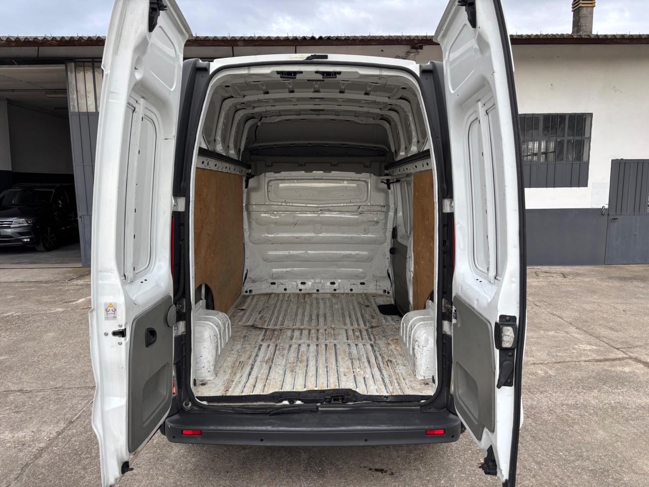 Renault Trafic 2.0 dci.Cambio automatico. Garanzia