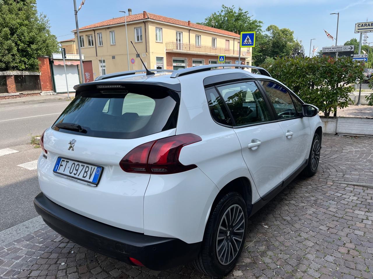Peugeot 2008 1.2 82 CV S&S Allure
