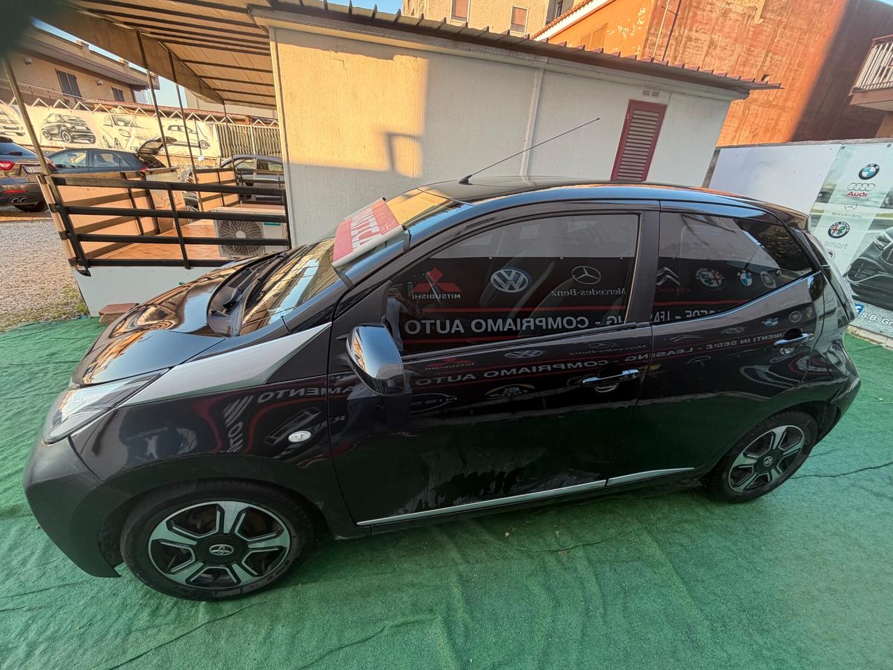 Toyota Aygo 2017 AUTOMATICA 1.0 VVT-i 69 CV 5 porte x-play