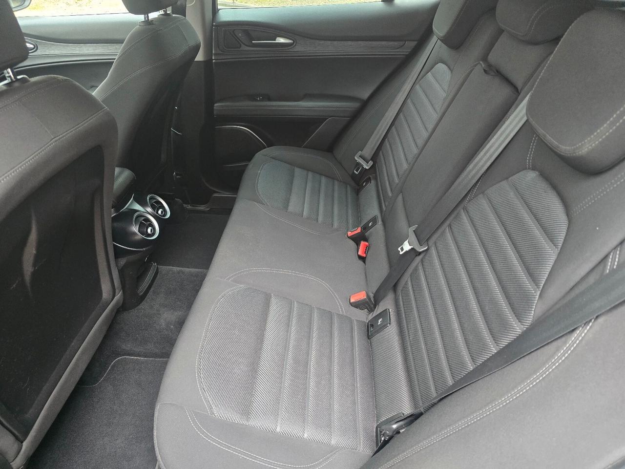 Alfa Romeo Stelvio 2.2 Turbodiesel 160 CV AT8 RWD Business