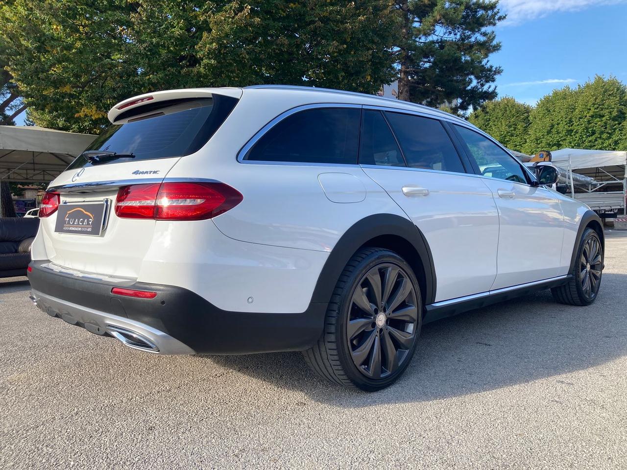 Mercedes-Benz E 220 E-Class E #6086