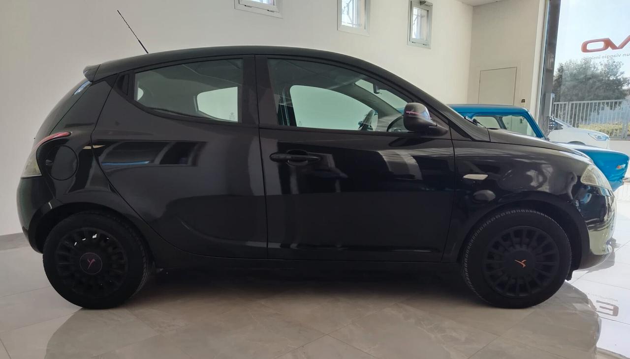 Lancia Ypsilon 1.2 69 CV 5 porte Elefantino