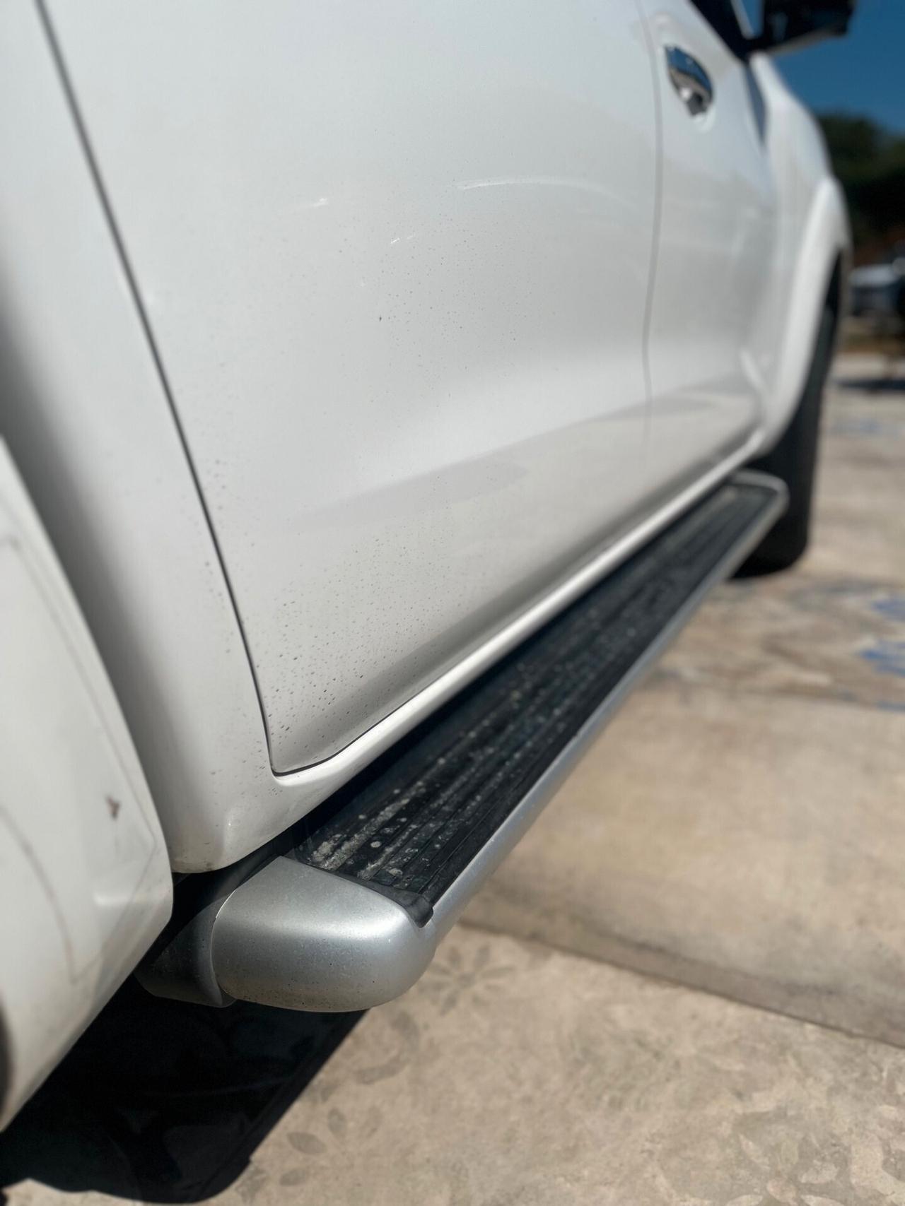 Nissan Navara 2.3 dCi 4WD Double Cab N-Connecta