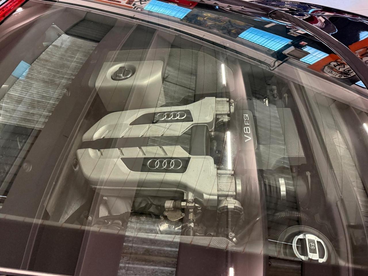 Audi R8 4.2 V8 FSI quattro R tronic