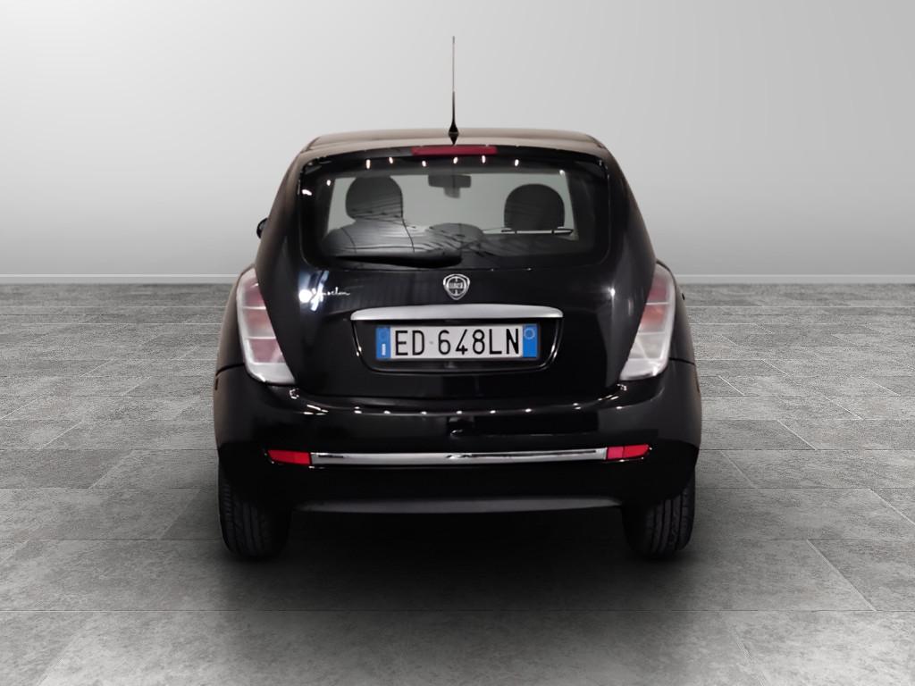 LANCIA Ypsilon II 2007 - Ypsilon 1.2 8v New Oro (oro)