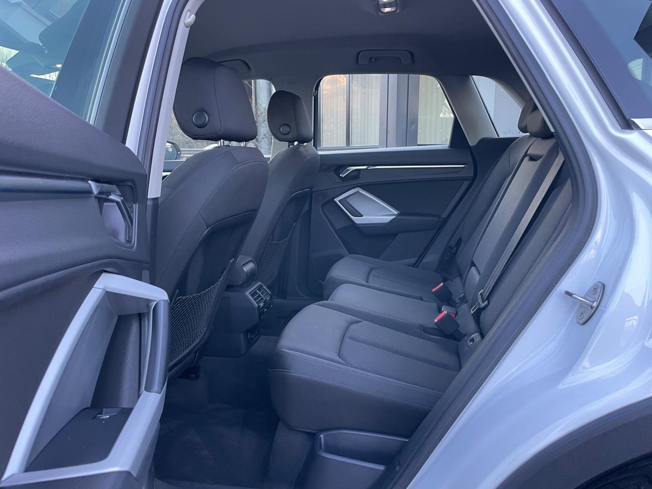 Audi Q3 45 TFSI e S tronic Business