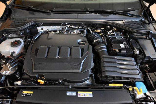 VOLKSWAGEN Golf 8 2.0 TDI STYLE 115CV DSG NAVI FULL X NEOPATENTATI