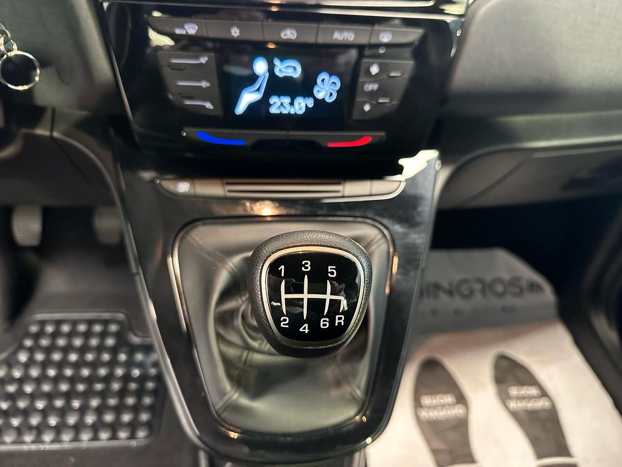 Lancia Ypsilon 1.0 FireFly 5 porte S&S Hybrid Ecochic Gold