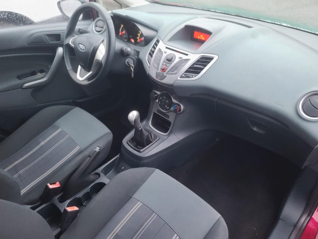 Ford Fiesta 1.2 benz solo 47.000km