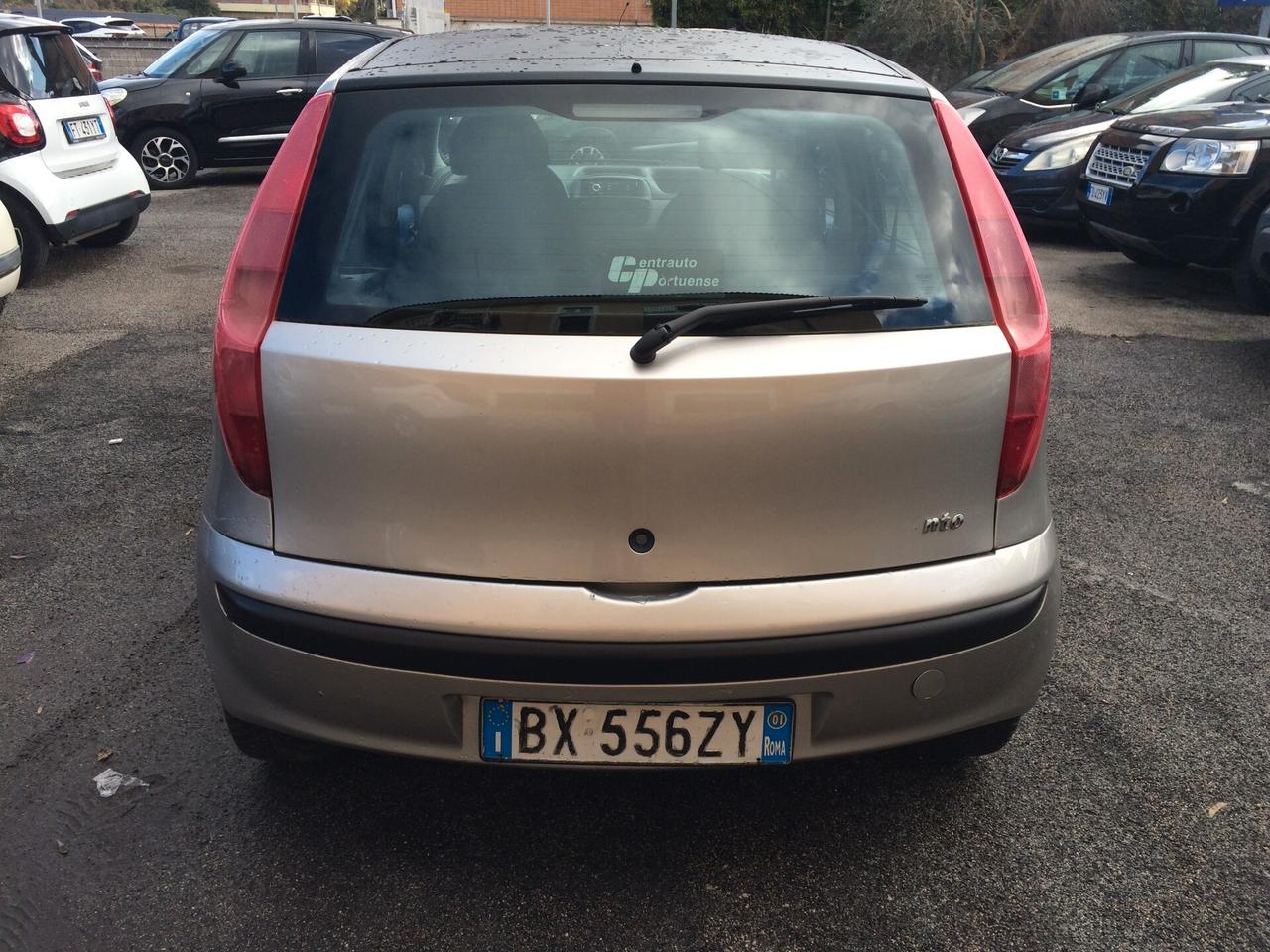 2001 Fiat Punto 1.2i cat 5 porte tagliandata distribuzione eseguita km 183000!