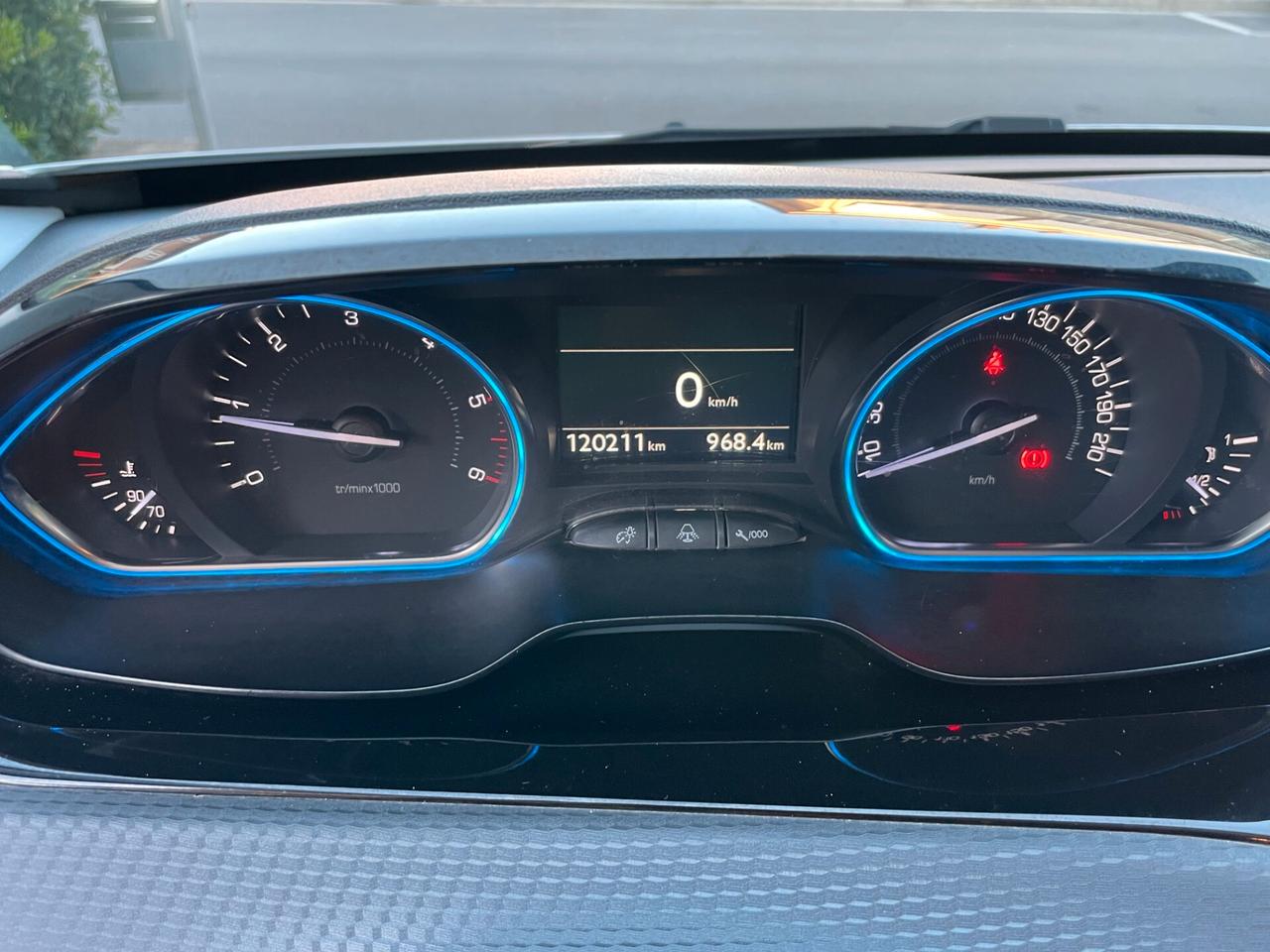Peugeot 2008 BlueHDi 100 Allure