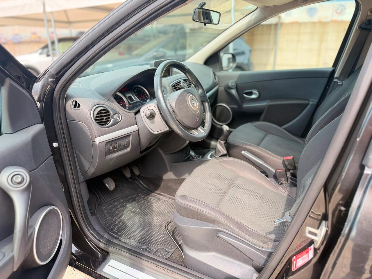 Renault Clio 1.2 16V 5 porte Luxe