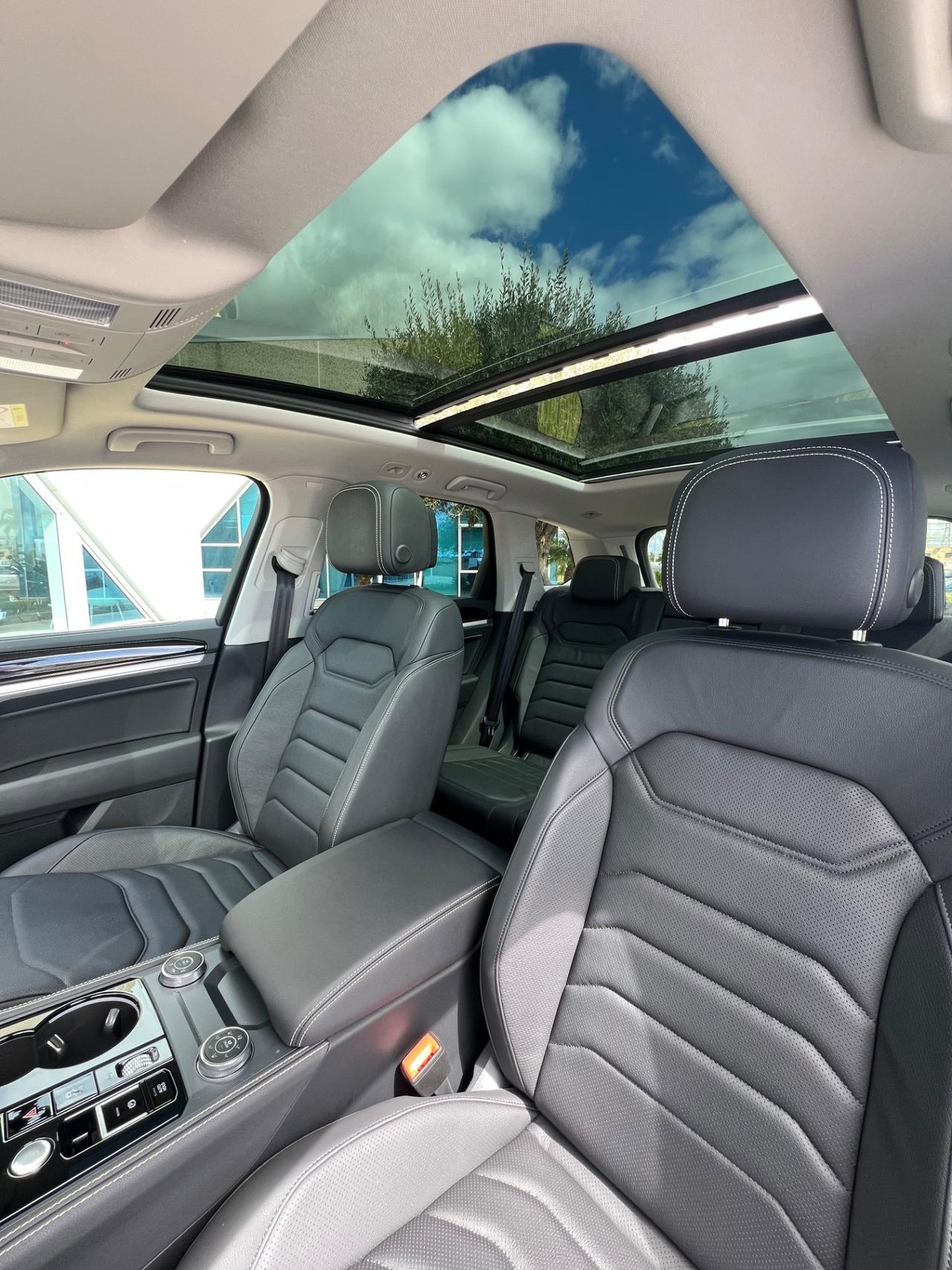 Volkswagen Touareg 3.0 V6 TSI eHybrid Elegance SCONTO DI €44.100