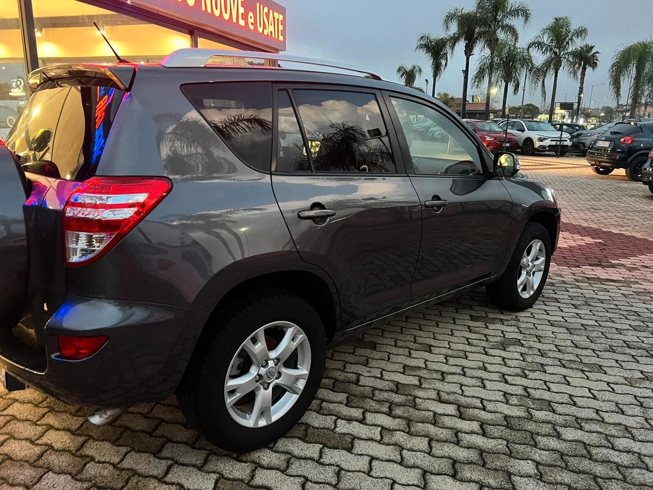 Toyota RAV 4 RAV4 2.2 D-4D 150 CV DPF Luxury