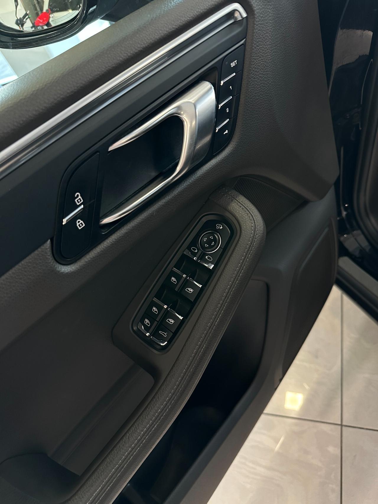 Porsche Macan 2.0 245cv PDK Pelle PASM Finanziabile Garanzia