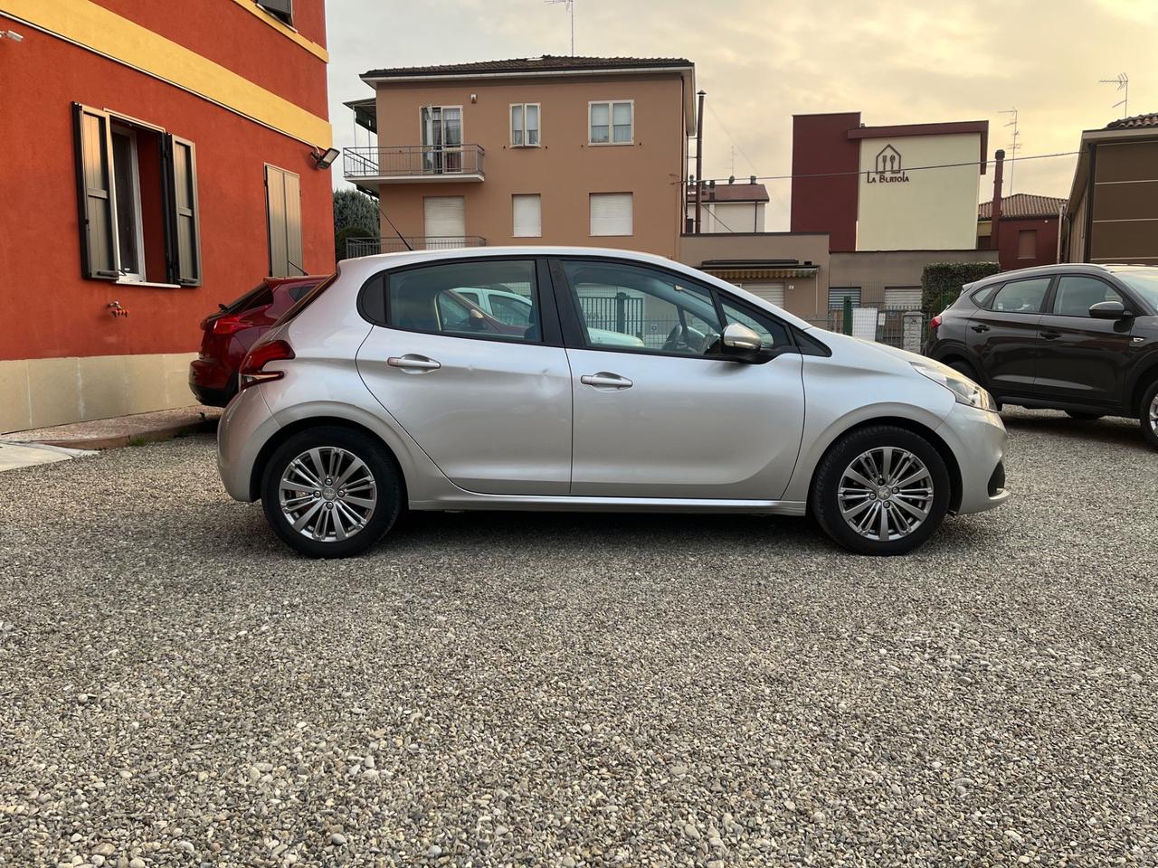 Peugeot 208 1.2 benzina 5 porte Allure