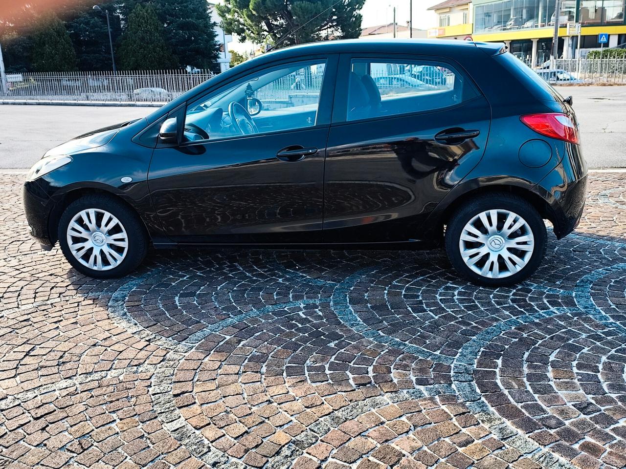 Mazda 2 Mazda2 1.3 16V 75CV 5p. Play GPL